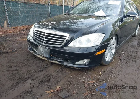 2009 Mercedes-Benz S 550 4Matic z USA, uszkodzony, nr VIN WDDNG86X39A274679